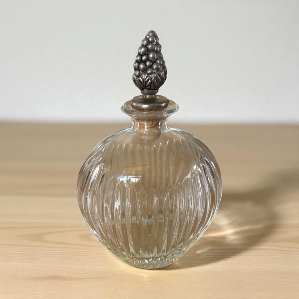 Mikasa Vintage Diamond Fire Crystal Glass Decanter w Silverplate Grapes Cork